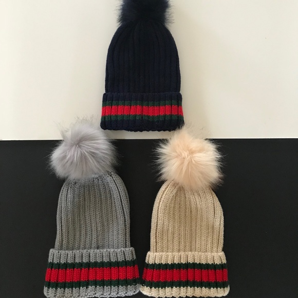 SALE‼️ WINTER POM GRAY STRIPED BEANIE KNITTED☃️❄️ - Picture 6 of 6